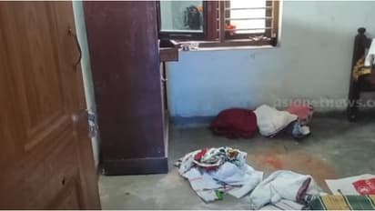 ദിവ്യ വീടുപൂട്ടി ജോലിക്കിറങ്ങി, ഈ സമയം മറ്റൊരാൾ തെങ്ങ് വഴി ടെറസിൽ ഇറങ്ങി; പട്ടാപ്പകൽ മോഷണം, സ്വർണം നഷ്ടമായി