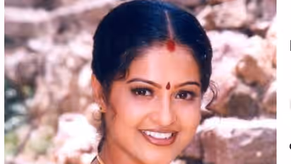 పెళ్లై పిల్లలున్నా సరే, ఆ స్టార్ హీరోనే కావాలి.. పెద్ద గొడవ చేసిన హీరోయిన్ రాశీ