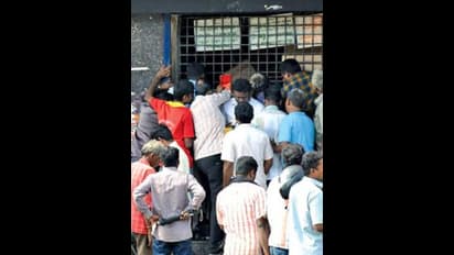 கோவை 'குடி'மகன்களுக்கு ராஜயோகம்! போதையில் மட்டையானால்..! போலீஸ் முக்கிய முடிவு! 