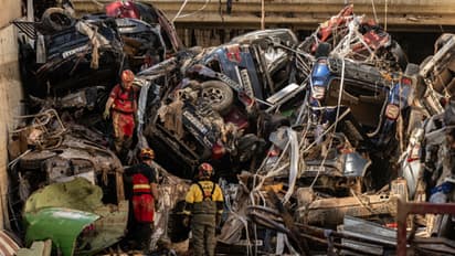മിന്നൽ പ്രളയം; അണ്ടർപാസിലെ ചെളിയിൽ കാർ മുങ്ങിയത് 3 ദിവസം, യുവതിക്ക് അത്ഭുത രക്ഷ 
