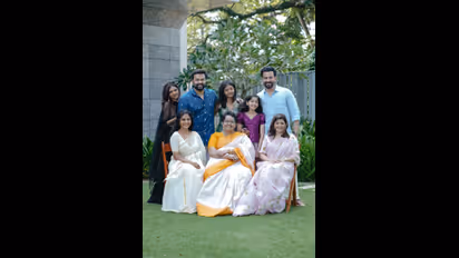 'എന്നും 16 വയസ്, കുടുംബത്തിലെ ഏറ്റവും ഇളയ ആൾ'; മല്ലികാമ്മയുടെ പിറന്നാൾ കെങ്കേമമാക്കി മക്കൾ