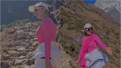 'Baadalo ke bageeche...', Sara Ali Khan shares clips from her recent trek to Kedarnath [WATCH]