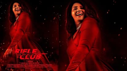 'റെഡ് ഈസ് റെഡ്'; ചുവന്ന ഗൗണിൽ വാണി വിശ്വനാഥ്; തരംഗമായി 'റൈഫിള് ക്ലബ്' ക്യാരക്ടർ ലുക്ക്