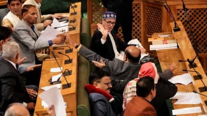 370ನೇ ವಿಧಿ ಮರು ಜಾರಿಗೆ ಕಾಶ್ಮೀರ ಅಸಂಬ್ಲಿ ಗೊತ್ತುವಳಿ; ಬಿಜೆಪಿಗರಿಂದ ಜೈಶ್ರೀರಾಮ್ ಘೋಷಣೆ