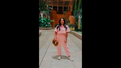 ಪತಿ ಜೊತೆ ವಿದೇಶಕ್ಕೆ ಹಾರಿದ ರಾಮಚಾರಿ ವೈಶಾಖ; ಸೀರಿಯಲ್‌ ಬಿಟ್ಬಿಟ್ರಾ ಅಂತ ಕೇಳ್ತಿದ್ದಾರೆ ನೆಟ್ಟಿಗರು! 