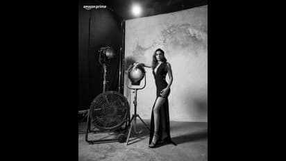 ബ്ലാക്കില്‍ ഗ്ലാമറായി സാമന്ത: ശരിക്കും 'ബോണ്ട് ഗേള്‍' എന്ന് ആരാധകര്‍