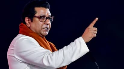 मुंब्रा हादसा: राज ठाकरे का गुस्सा, 'रेल मंत्री खुद देखें हाल'