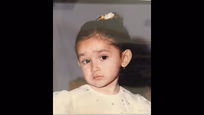 காதலுக்காக சினிமாவை உதறிவிட்டு... 16 வயது மூத்த பிளே பாய் நடிகரை திருமணம் செய்த இந்த குழந்தை யார் தெரியுமா?