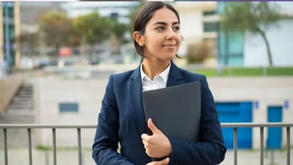 Telangana Jobs : కేవలం పదో తరగతి పాసైతే చాలు ... కోర్టులో ఉద్యోగం, రేపే చివరితేదీ