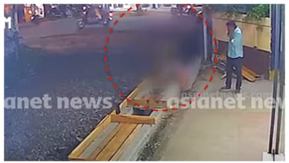 ആലപ്പുഴയിൽ നിർമാണത്തിലിരുന്ന ഓടയിൽ ​ഗർഭിണി വീണു; സ്ഥലത്ത് അപകട സൂചന ബോർഡുകളില്ല