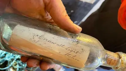 '132 വർഷം പഴക്കം', കുപ്പിയിൽ ലൈറ്റ് ഹൌസിൽ ഒളിപ്പിച്ചത് തലമുറകൾക്കായുള്ള ചെറുകുറിപ്പ്, അപൂർവ്വ കണ്ടെത്തൽ