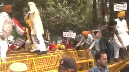 কানাডায় মন্দির আক্রমণের প্রতিবাদ,  দিল্লিতে কানাডার দূতাবাসের সামনে বিক্ষোভ