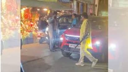 Kanpur road rage: Man stops car on busy road for flowers, another pulls out rifle when confronted (WATCH)