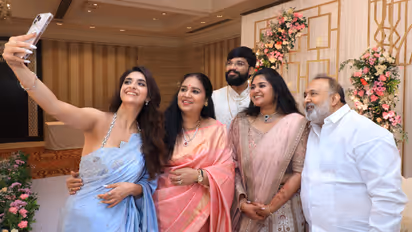 தயாரிப்பாளர் ரவியின் மகள் நிமிஷா; கோலாகலமாக நடந்த வெட்டிங் ரிசெப்ஷன் - ஒன்று கூடிய கோலிவுட்!