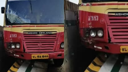 റോഡ് പണിയും തിരക്കും, ഇടുങ്ങിയ വഴിയിൽ വെച്ച് ഓവർടേക്കിംഗ്; ബാരിക്കേഡുകൾ തകർത്ത് കെഎസ്ആർടിസി ബസ്