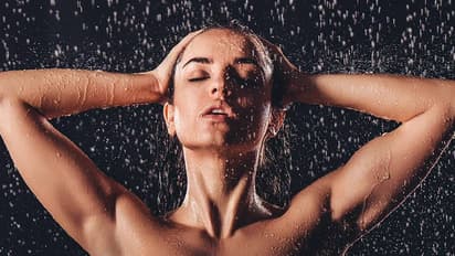 ಸ್ನಾನ ಮಾಡುವಾಗ ಮೂತ್ರ ಮಾಡ್ತೀರಾ? ಡಾಕ್ಟರ್ಗಳು ಹೇಳೋ ಮಾತು ದಯವಿಟ್ಟು ಕೇಳಿ!