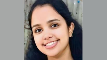 മലയാളി നഴ്സ് യുകെയില്‍ മരിച്ചു 