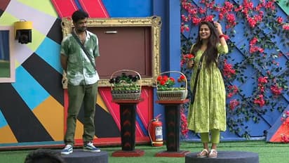 ಈ ಮಹಿಳಾ ಸ್ಪರ್ಧಿಯಲ್ಲಿ ತಾಯಿಯನ್ನು ಕಾಣುತ್ತೀನಿ ಎಂದು ಕೈಗೆ ಗುಲಾಬಿ ಕೊಟ್ಟ ಮಂಜಣ್ಣ; ಎಣ್ಣೆ ಪವರ್ ಲೆಕ್ಕ ಹಾಕಿದ ನೆಟ್ಟಿಗರು! 