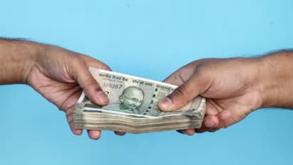 10வது படித்தவர்களுக்கு கை நிறைய சம்பளம்; 3883 வேலைகள் - 1 வாரம் தான் இருக்கு!