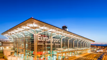 EuroAirport: இந்த ஏர்போர்ட்டுக்குப் போனா ஒரே நேரத்தில் 3 நாடுகளுக்குச் செல்லலாம்!