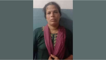 യുവതിയുടെ നഗ്നദൃശ്യങ്ങൾ വീഡിയോ കോളിലൂടെ സ്വന്തം കാമുകന് നൽകി: പ്രസവ പരിചരണ കേന്ദ്രത്തിലെ ജീവനക്കാരി അറസ്റ്റിൽ