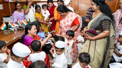 ശിശുദിനത്തിൽ ആരോഗ്യ മന്ത്രിയുടെ ഓഫീസിലെത്തി കളിചിരിയുമായി ശിശുവിഹാറിലെ കുഞ്ഞുങ്ങള്‍