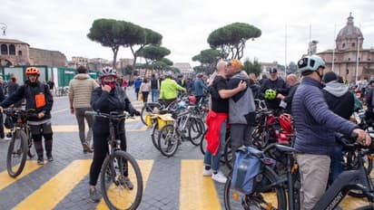 നവംബറിൽ അവർ ഒത്തുചേരും, മരക്കുരിശുകളോ റീത്തോ വയ്ക്കും, നിശബ്ദരായിരിക്കും; 'ബൈക്കേഴ്സ് റിമംബറൻസ് ഡേ'