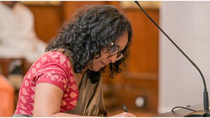 6,55,289! ചരിത്രത്തിലെ ഏറ്റവും വലിയ ഭൂരിപക്ഷം, മരതക ദ്വീപിൽ പുതു ചരിത്രമെഴുതി ഡോ. ഹരിണി, ചുവന്ന് തുടുത്ത് ലങ്ക