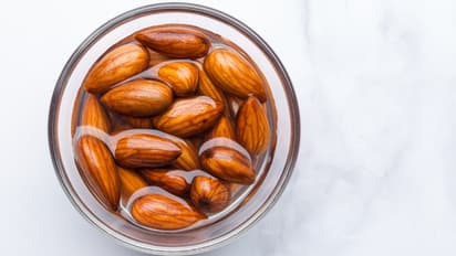 രാവിലെ വെറും വയറ്റില് ബദാം കുതിർത്ത് കഴിക്കൂ; അറിയാം ഗുണങ്ങള്