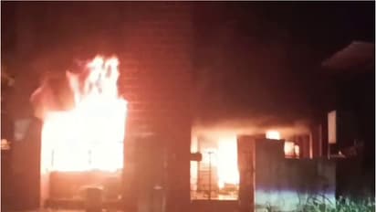 എറണാകുളം മുളന്തുരുത്തിയിൽ ഗ്യാസ് സിലിണ്ടർ പൊട്ടിത്തെറിച്ച് ഒരാൾ മരിച്ചു; വീട് പൂർണമായും കത്തിനശിച്ചു