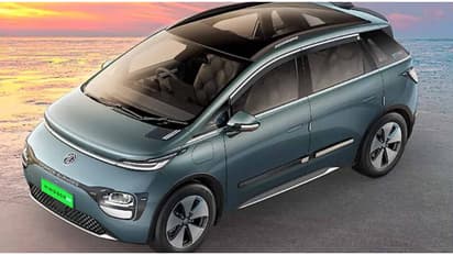 ഒറ്റ ചാർജിൽ ഒന്നും രണ്ടുമല്ല 332 കീ. മീ ദൂരം പറക്കും! ഇന്ത്യയുടെ അഭിമാന താരങ്ങൾക്ക് സമ്മാനിച്ച വാഹനം ഇതാ...