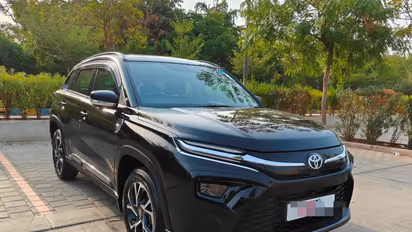 1 ಲಕ್ಷ ಕಾರು ಮಾರಾಟ, ಹೊಸ ದಾಖಲೆ ಬರೆದ ಟೊಯೋಟಾ ಅರ್ಬನ್ ಕ್ರೂಸರ್ ಹೈರೈಡರ್!