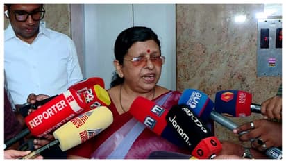 'സീരിയൽ മേഖലയിൽ സെൻസറിംഗ് ആവശ്യമാണ്, തെറ്റായ സന്ദേശങ്ങൾ സമൂഹത്തിലേക്ക് എത്തുന്നുണ്ട്'; പി സതീദേവി