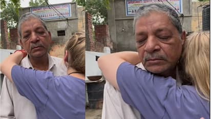 विदेशी सुनेनं सास-ससुरला दिला निरोप, भावुक क्षण व्हायरल