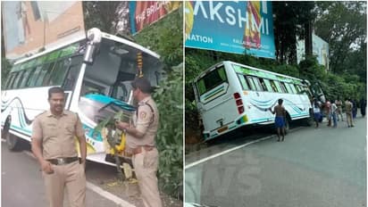 ശബരിമല തീര്‍ത്ഥാടകർ സഞ്ചരിച്ച ബസ് അഴുക്ക് ചാലിൽ കുടുങ്ങി; അപകടം ഉണ്ടായത് താമരശ്ശേരി ചുരത്തിൽ