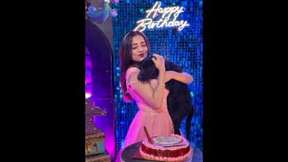 ಪುಟ್ಟ ಹುಡುಗಿ ರೀತಿ ಹುಟ್ಟುಹಬ್ಬ ಆಚರಿಸಿಕೊಂಡ ಕಿರುತೆರೆ ನಟಿ ಸಂಜನಾ ಚಿದಾನಂದ್; ಫೋಟೋ ವೈರಲ್