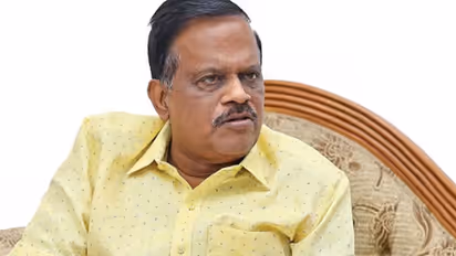 நீக்கிய 40 நாட்களில் மீண்டும் தளவாய் சுந்தரம்! எடப்பாடி பின் வாங்கியது ஏன்? வெளியான பரபரப்பு தகவல்கள்!