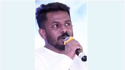 ഒരു വർഷം മുമ്പ് യുകെയിലെത്തി, ഭാര്യയെത്തിയത് മൂന്നാഴ്ച മുമ്പ്; മലയാളി നഴ്സിനെ മരിച്ച നിലയില് കണ്ടെത്തി