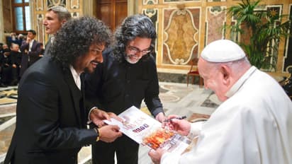 'സർവ്വേശ' അന്തർദേശീയ ആത്മീയ സംഗീത ആൽബം മാർപാപ്പ പ്രകാശനം ചെയ്തു 