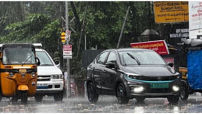 സംസ്ഥാനത്ത് ഇന്നും ഒറ്റപ്പെട്ടയിടങ്ങളിൽ മഴയ്ക്ക് സാധ്യത; സന്നിധാനത്തും പമ്പയിലും ഇടിമിന്നൽ, മഴ മുന്നറിയിപ്പ്