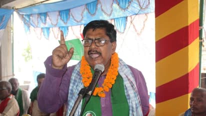 സ്വർണവും വെള്ളിയും സമ്മാനമായി നൽകി റെയിൽവേ, ഇതൊന്നും എനിക്ക് വേണ്ടെന്ന് എംപി, മടക്കി നൽകി