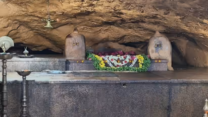 ದತ್ತ ಜಯಂತಿಗೂ ಮುನ್ನ ಮತ್ತೆ ಮುನ್ನೆಲೆಗೆ ಬಂದ ದತ್ತಪೀಠ ವಿವಾದ: ಗೋರಿಗಳ ಮೇಲೆ ಕುಂಕುಮ ಹಚ್ಚಿದ ಆರೋಪ