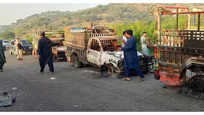 പാകിസ്ഥാനിൽ യാത്രാ വാഹനവ്യൂഹനത്തിന് നേരെ ഭീകരവാദികളുടെ വെടിവെപ്പ്, 50 പേർ കൊല്ലപ്പെട്ടു
