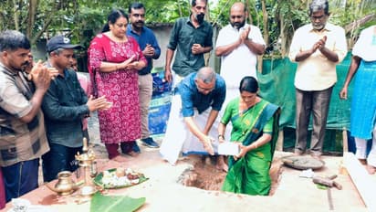 താൽക്കാലിക ജീവനക്കാരനായതിനാൽ തൊഴിൽ ആനുകൂല്യങ്ങളില്ല, പ്രേംകുമാറിന്റെ കുടുംബത്തെ ചേർത്ത് പിടിച്ച് നഗരസഭ