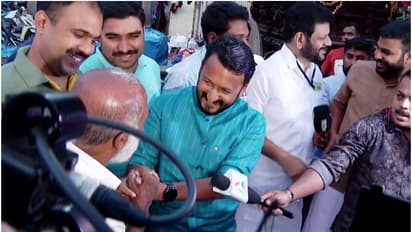 'പാലക്കാട് ശുഭകരമായ റിസൽറ്റുണ്ടാവും, ഒഫീഷ്യലി പാട്ടൊന്നും ഇറക്കിയിട്ടില്ല'; രാഹുൽ മാങ്കൂട്ടത്തിൽ