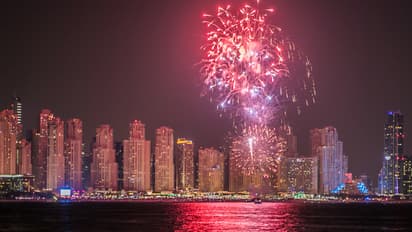 ശമ്പളത്തോട് കൂടിയ അവധി, പ്രവാസികൾക്ക് സന്തോഷം; ആകെ 4 ദിവസം അവധി, പൊതു-സ്വകാര്യ മേഖലകൾക്ക് ബാധകമെന്ന് യുഎഇ