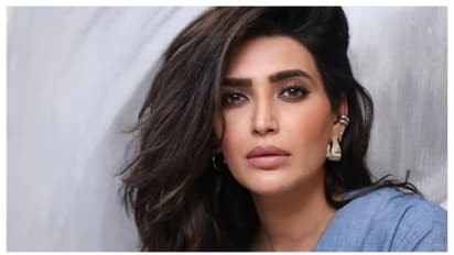 മുടികൊഴിച്ചിൽ കുറഞ്ഞത് ഇങ്ങനെ ; ടിപ്സ് പങ്കുവച്ച് കരിഷ്മ തന്ന