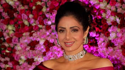 விஷம் கொடுத்து கொல்லப்பட்டாரா ஸ்ரீதேவி? 7 வருடமாகியும் நீங்காத மர்மம்!