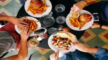 What time should you stop eating at night? Study finds 'serious health effects' for people who eat after 5 pm