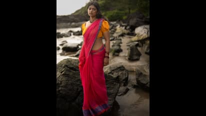 ಸೀರೆಯಲ್ಲಿ ಭೂಮಿ ಶೆಟ್ಟಿ… ಕಡಲೂರಿನ ಚೆಲುವೆಯ ಅಂದಕ್ಕೆ ನೆಟ್ಟಿಗರು ಫಿದಾ! 